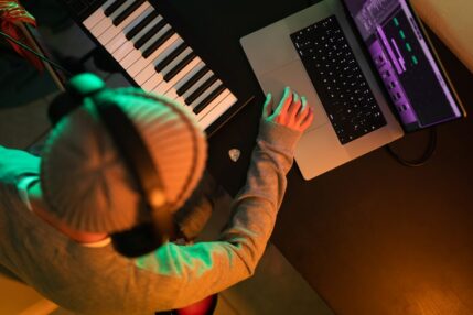 Stability AI发布Stable Audio 3.0，可生成6分钟专业音乐